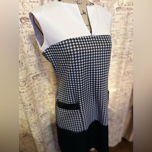 Sandra Darren Knit Houndstooth Split Neck Two Pocket Dress 8 - Picture 7 of 8